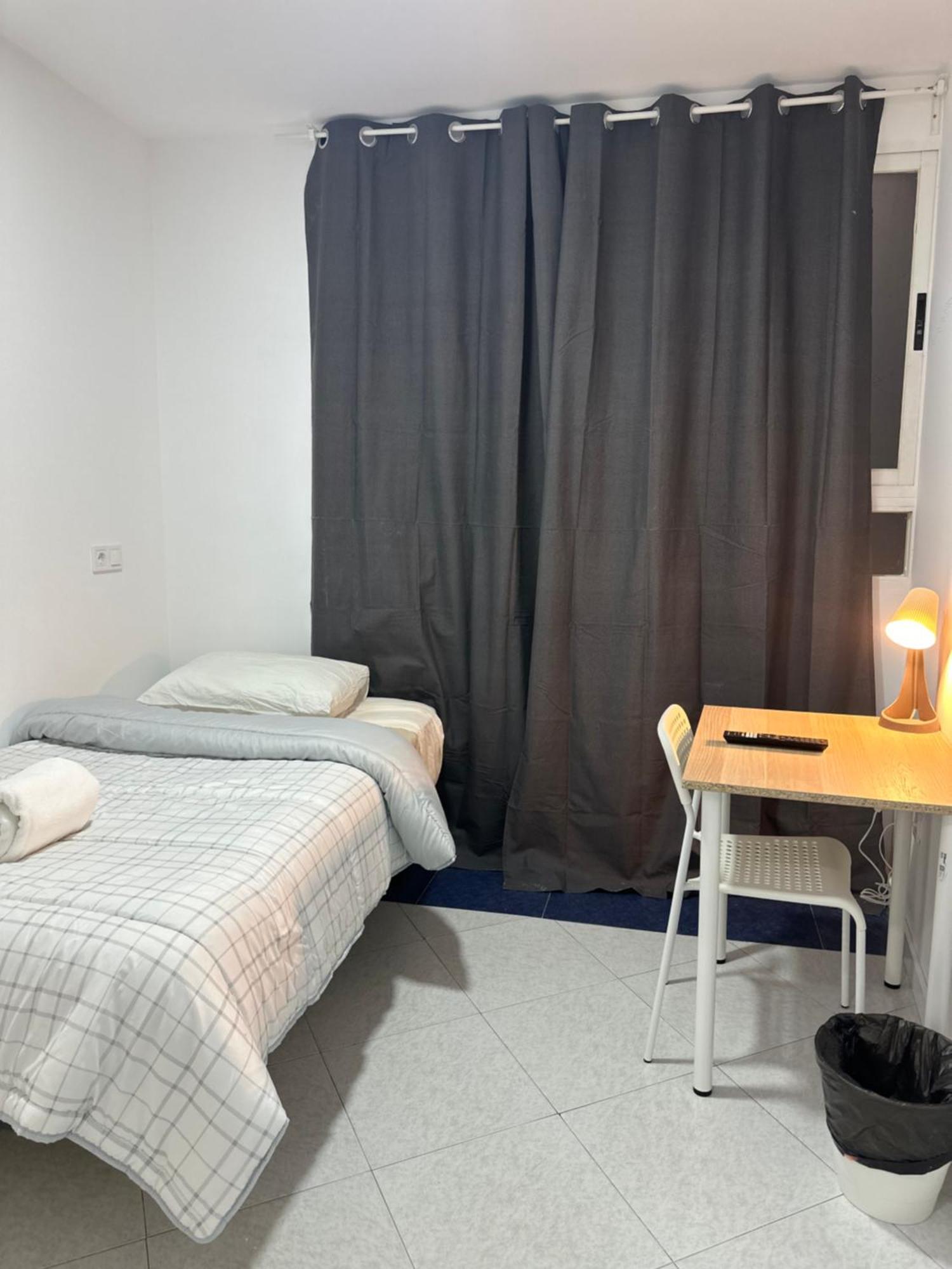 Rooms Mediavilla - Madrid — Photos 1